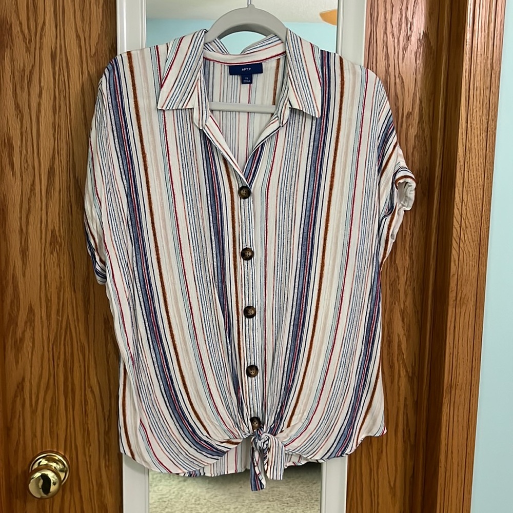 Apt 9 Short Sleeve Button Up Top